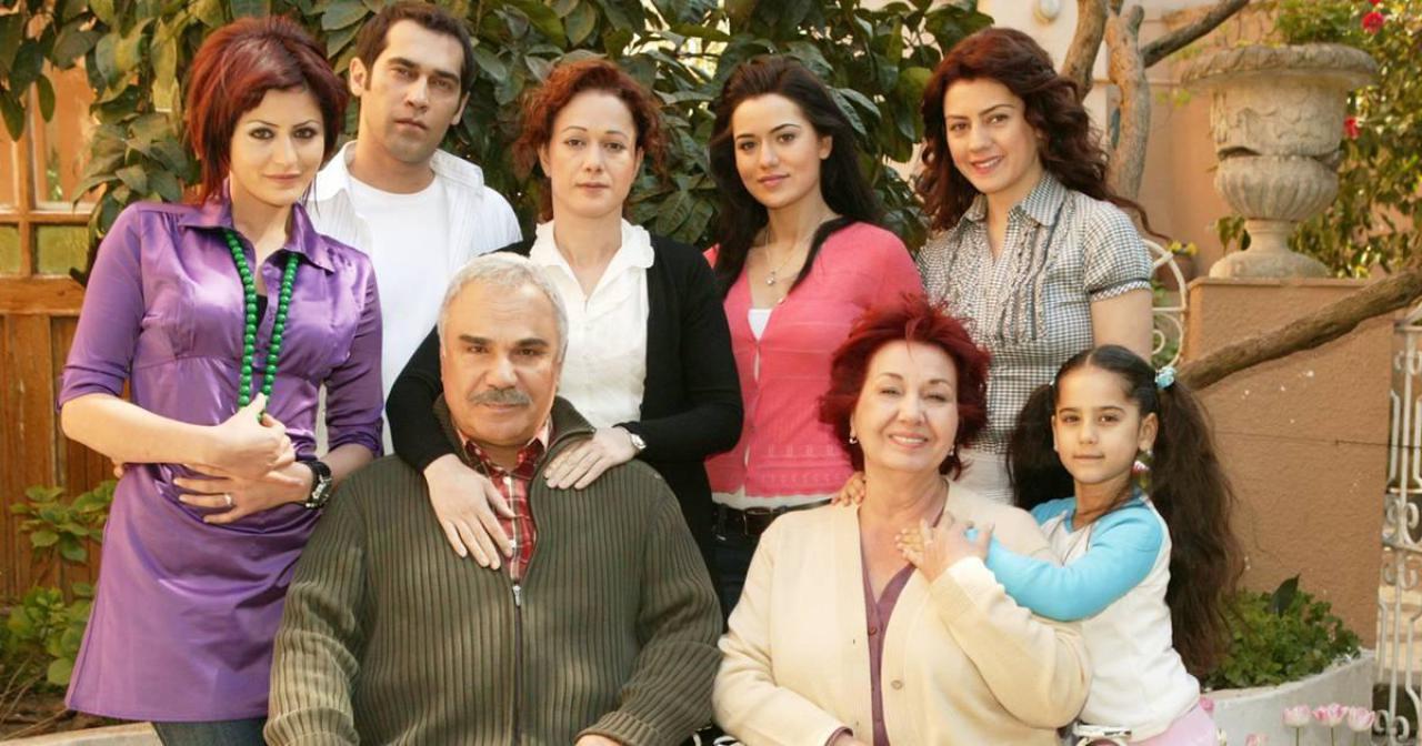 مسلسل الاوراق المتساقطة الموسم الاول الحلقة 13 مدبلجة